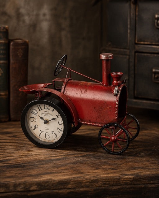 Tischuhr Traktor 25x30 cm – Rot, Vintage-Metall by Lefran Cottbus