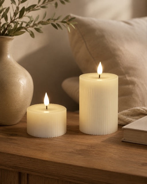 LED-Kerze 7x4 cm geriffelt – Creme, flammenlos by Lefran Cottbus