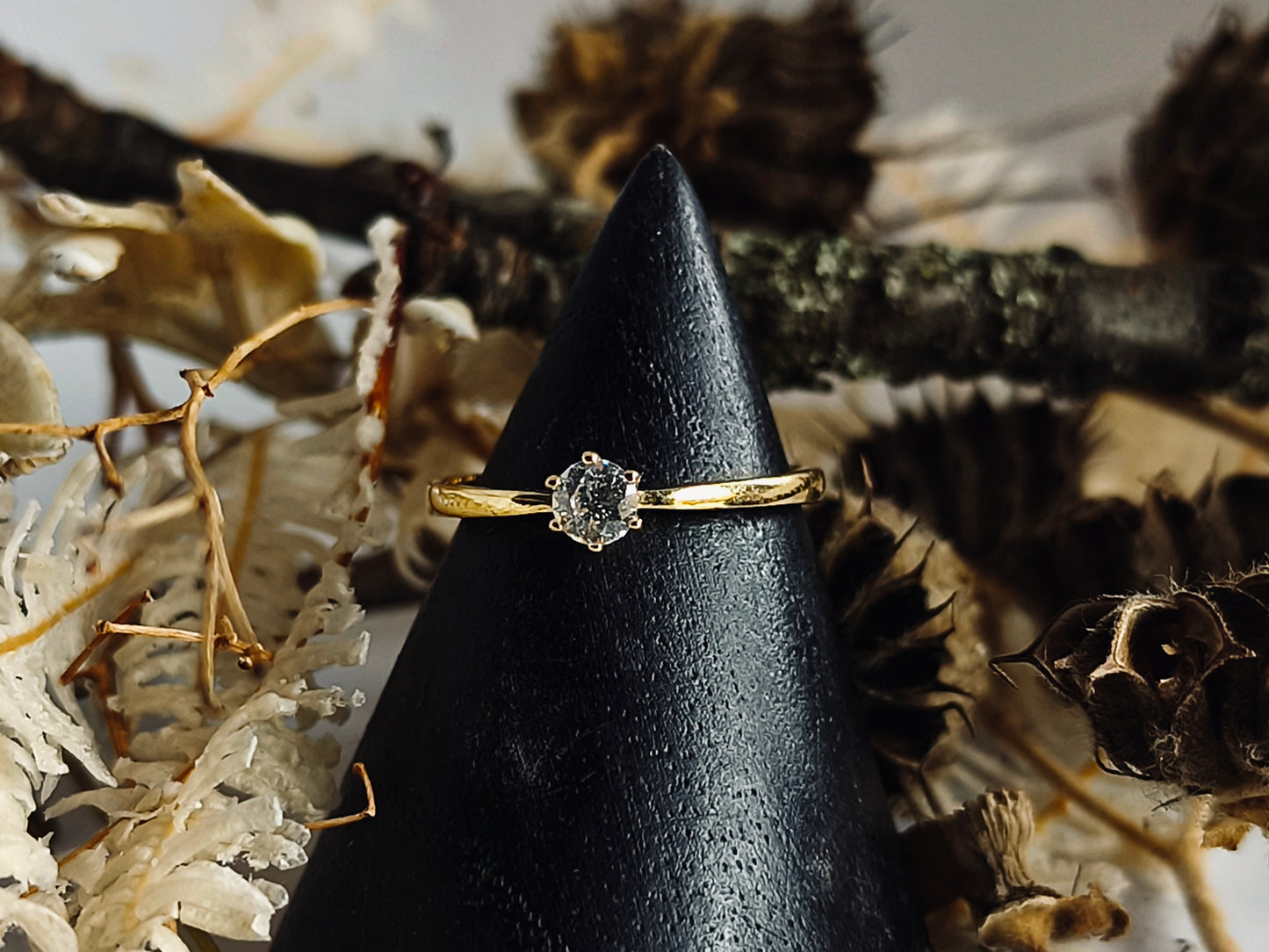 Goldring mit Zirkonia – Schlicht. Strahlend. Unvergesslich.