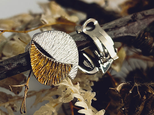 925 Silber Ohrclips mit Goldakzent – Feine Struktur