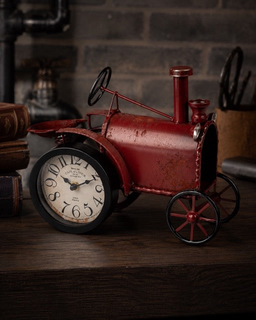 Tischuhr Traktor 25x30 cm – Rot, Vintage-Metall by Lefran Cottbus