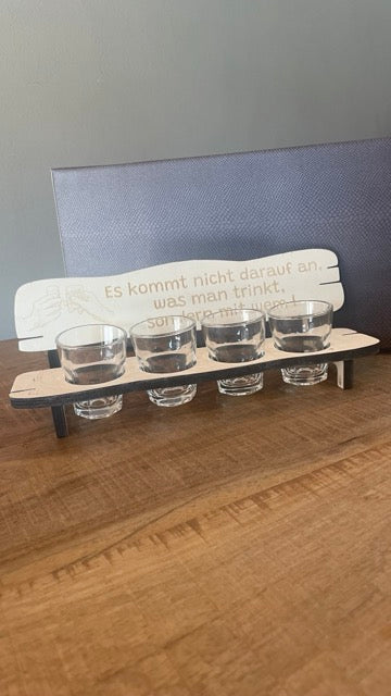 Rentnerbank mit Schnapsgläsern by Lefran - Erlebnis- & Genusskaufhaus
